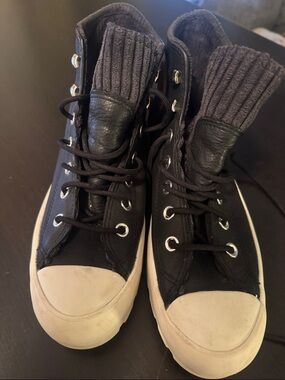 Converse women’s size 8 black leather booties